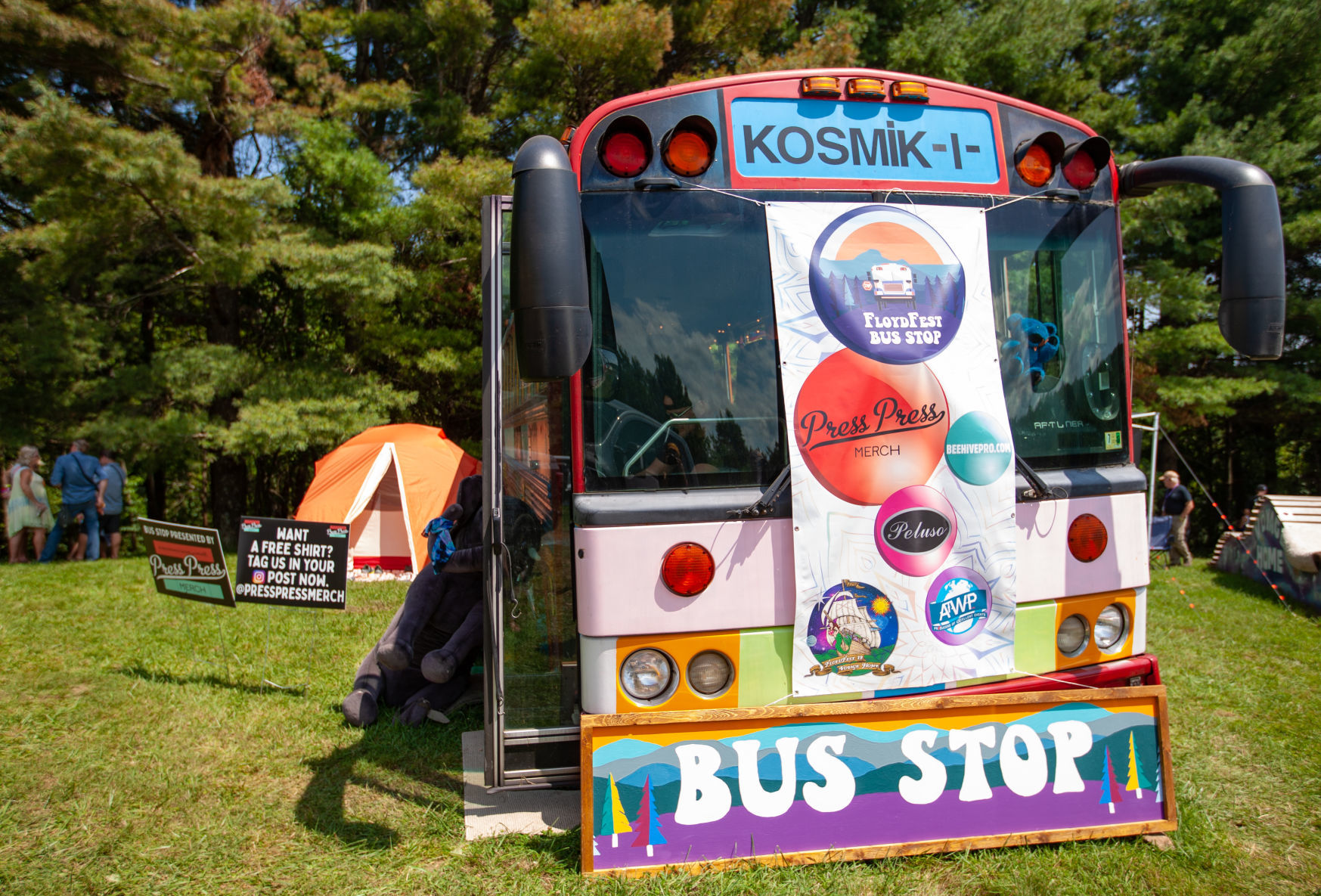 'Tiny Bus Concert'